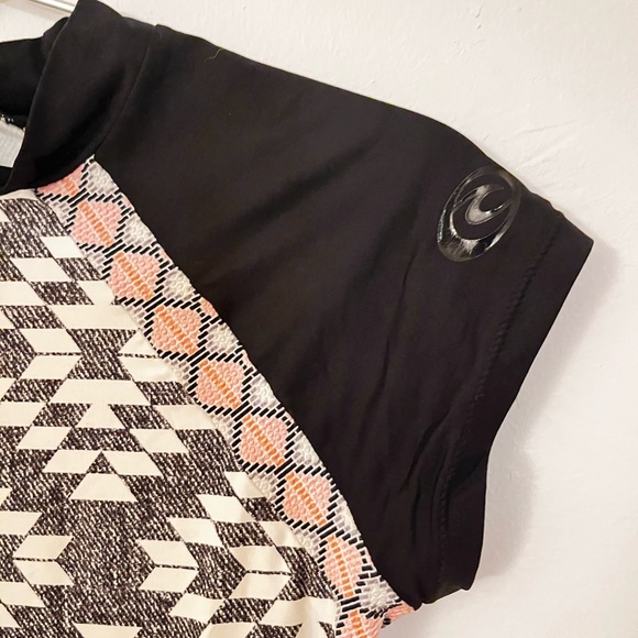 Rip Curl Rash Guard - Picture 3 of 4